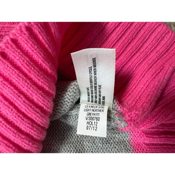 NWT - GAP Women's Sweater, Size Medium, Pink & Gray striped; V Neck - Picture 8 of 8